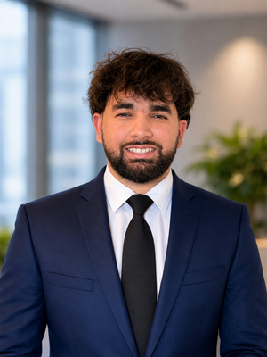 Portrait of Faizan Qadeer, Associate.